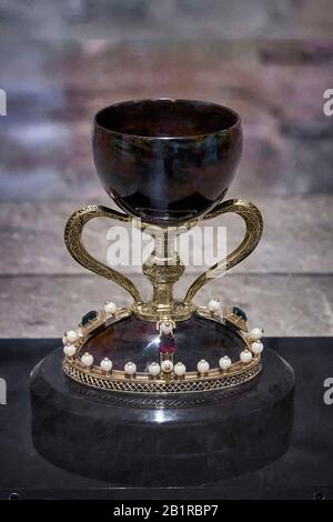 Copie du Saint Graal dans l'abside de l'église romane du monastère de San Juan de la Peña à Huesca, Aragon, Espagne, Europe Banque D'Images