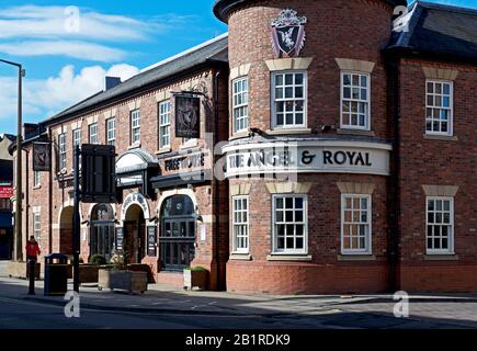 The Angel & Royal Pub On Cleveland Street, Doncaster, South Yorkshire, Angleterre Royaume-Uni Banque D'Images