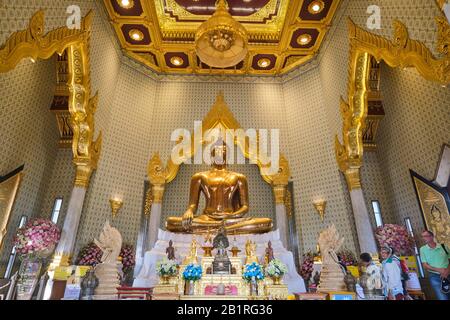 Le Bouddha d'or de Wat Traimit (Trimit), nom officiel Phra Phuttha Maha Suwanna Patimakon, fabriqué à 5,5 tonnes d'or; Chinatown, Bangkok Banque D'Images