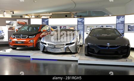 BMW I3, I8 concept voiture écologique dans le musée BMW, Munich, Allemagne Banque D'Images