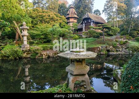 France, Maine et Loire, Maulevrier, le Parc Oriental de Maulevrier, le jardin de la Pagode et les fontaines japonaises // France, Maine-et-Loire (49), Maulévri Banque D'Images