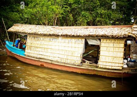 Bateau Des Indiens, Reserva Do Jaú, Amazonas, Brésil Banque D'Images