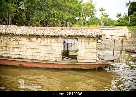 Bateau Des Indiens, Reserva Do Jaú, Amazonas, Brésil Banque D'Images