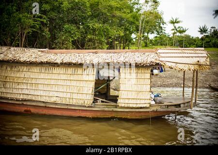 Bateau Des Indiens, Reserva Do Jaú, Amazonas, Brésil Banque D'Images