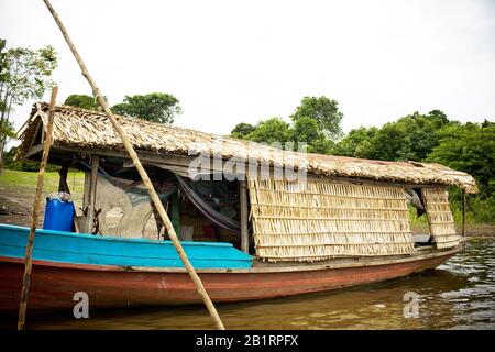 Bateau Des Indiens, Reserva Do Jaú, Amazonas, Brésil Banque D'Images