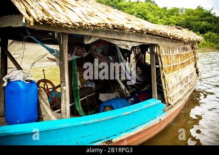 Bateau Des Indiens, Reserva Do Jaú, Amazonas, Brésil Banque D'Images