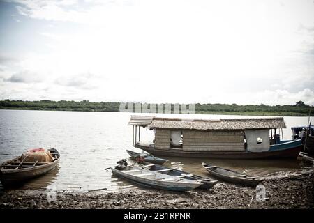 Bateau Des Indiens, Reserva Do Jaú, Amazonas, Brésil Banque D'Images