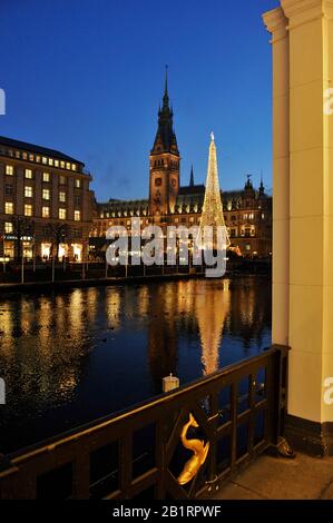 Alsterfleet, Alster arcades, marché de la mairie, hôtel de ville avec marché de Noël, Hanseatic City de Hambourg, Allemagne, Banque D'Images