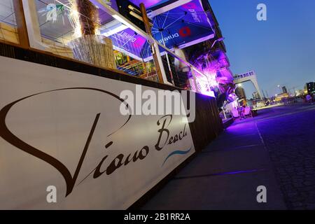 Piano BEACH Beach Beach club, style de vie, club, architecture moderne, Neumühlen, Port de Hambourg, Hanseatic City de Hambourg, Allemagne, Banque D'Images