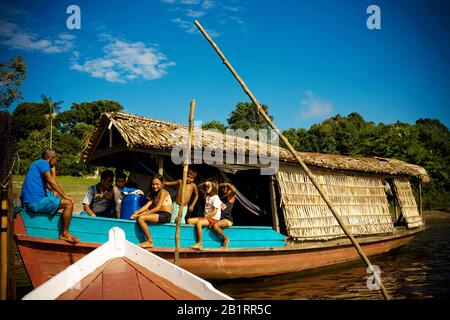 Bateau Des Indiens, Reserva Do Jaú, Amazonas, Brésil Banque D'Images