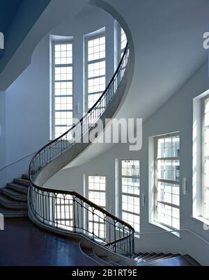 Escalier de l'Université Bauhaus Weimar, escalier principal, Thuringe, Allemagne Banque D'Images