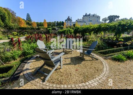 France, Maine et Loire, Maulevrier, le château Colbert cuisine jardin // France, Maine-et-Loire (49), Maulévrier, potager du château Colbert Banque D'Images