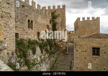 DAS normannische Kastell Castello di Caccamo, Sizilien, Italien, Europa | Château normand Castello di Caccamo, Sicile, Italie, Europe Banque D'Images