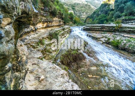 Der Fluss Cassibile im Naturachutzgebiet Cavagrande del Cassibile, Sizilien, Italien, Europa | Cassibile rivière à la réserve naturelle Cavagrande del Banque D'Images