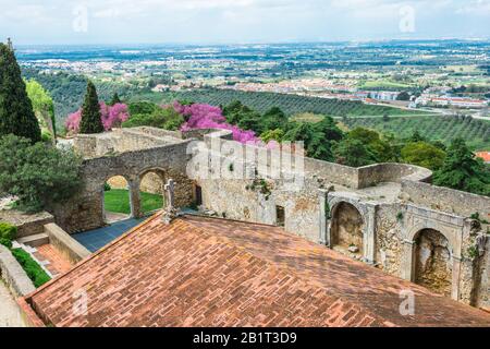 Vue de Château de Palmela sur la Serra da Arrabida, Péninsule de Setúbal, Côte de Lisbonne, Portugal, Europe Banque D'Images