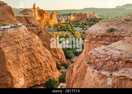 Vue du sentier Angels Palace au coucher du soleil, Kodachrome Basin State Park, Utah, États-Unis Banque D'Images