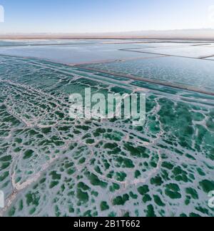 Vue aérienne d'un lac salé au nord-ouest de la Chine Banque D'Images