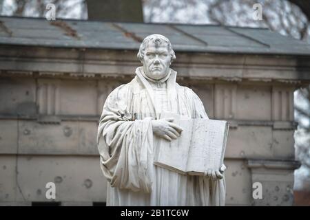 Statue Martin Luther, Dorotheenstädtischer Friedhof, Chausseestraße, Mitte, Berlin, Deutschland Banque D'Images