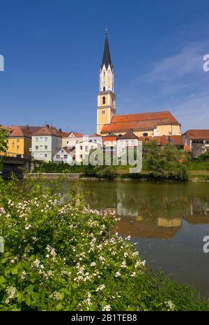 Église paroissiale de la ville, Vilshofen sur le Danube, quartier de Passau, Bavière, Allemagne Banque D'Images