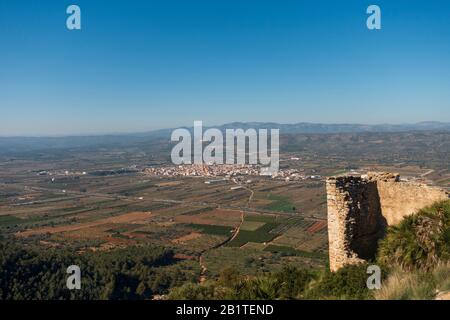 Vue sur Alcala de Xivert depuis le château, Espagne Banque D'Images