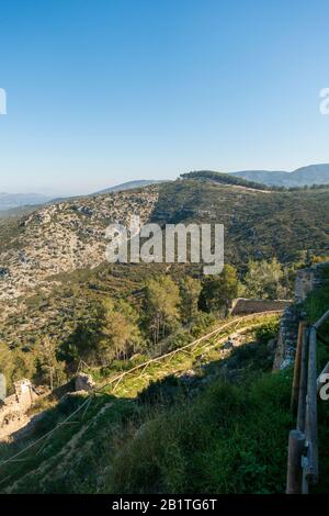 Vue sur Alcala de Xivert depuis le château, Espagne Banque D'Images