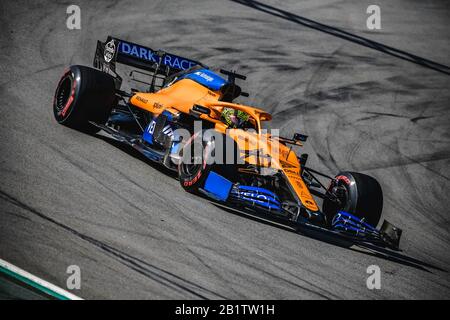 Barcelone, Espagne. 27 février 2020. Lando NORRIS (GBR) de l'équipe McLaren conduit dans sa MCL35 au cours de la cinquième journée des essais de Formule 1 hiver au circuit de Catalunya Credit: Matthias Oesterle/Alay Live News Banque D'Images