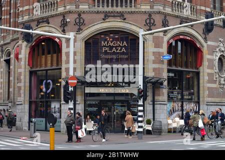 Centre Commercial, Magna Plaza, Nieuwezijds Voorburgwal , Amsterdam, Pays-Bas Banque D'Images