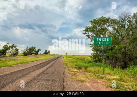 Panneau Texas Stateline à côté de la route historique 66 près de la ville de Texola, Oklahoma Banque D'Images