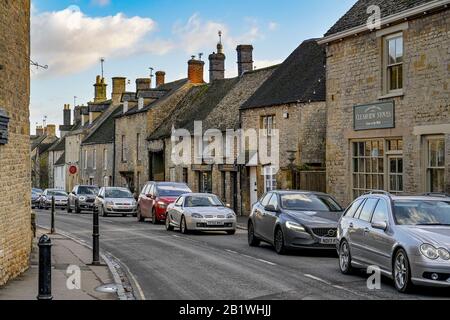 Traffic, Stow on the Wold, , Gloucestershire, Angleterre, Royaume-Uni Banque D'Images