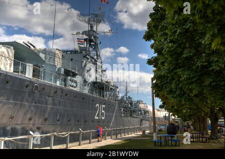 Destroyer de classe tribale NCSM Haida à Hamilton (Ontario) Banque D'Images