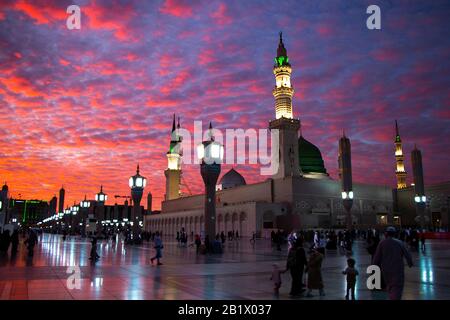 Al Masjid an Nabawi mosquée beatuful coucher de soleil nuageux - Medina Arabie Saoudite 6 jan 2020 المسجد النبوي الشريف المدينة المنورة Banque D'Images