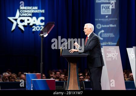 Oxon Hill, États-Unis 27 février 2020. 27 février 2020 - Oxon Hill, MD, États-Unis: Le vice-président Mike Pence s'est exprimé à la Conférence d'action politique conservatrice (CPAC). (Photo De Michael Brochstein/Sipa Usa) Crédit: Sipa Usa/Alay Live News Banque D'Images