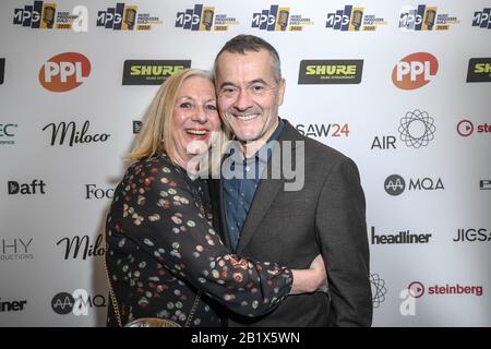 Londres, Royaume-Uni. 27 février 2020. Stephen Street et sa femme ont nommé les Music Producers Guild Awards à Grosvenor House, Park Lane, le 27 février 2020, Londres, Royaume-Uni. Crédit: Capital Photo/Alay Live News Banque D'Images