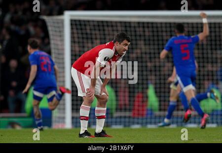 Londres, Royaume-Uni. 27 février 2020. Sokratis Papastathopoulos d'Arsenal après son côté concéde la deuxième étape de l'UEFA Europa League 2ème match entre Arsenal et Olympiacos au stade Emirates, Londres, Angleterre, le 27 février 2020. Photo D'Andy Rowland. Crédit: Images Prime Media / Alay Live News Banque D'Images