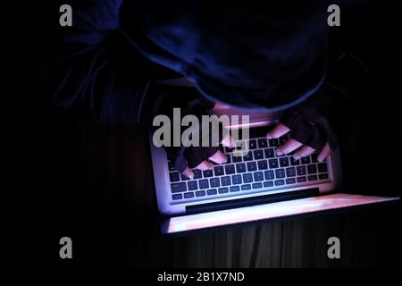 vue de dessus des données d'étanchéité des pirates à capuchon de l'ordinateur portable Banque D'Images