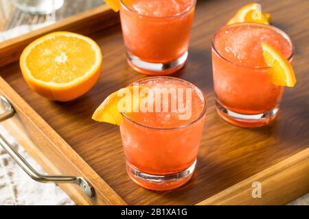 Brushy Glacé Au Néon Avec Orange Et Glace Banque D'Images
