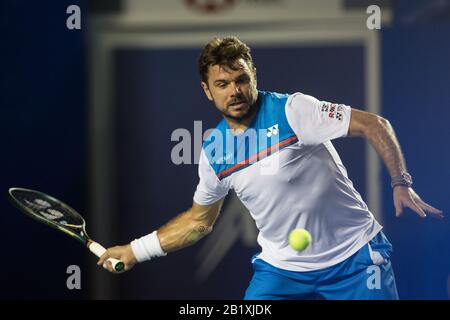 Acapulco, Mexique. 27 février 2020. Stan Wawrinka, de Suisse, a fait un retour lors du match de quart-finale masculin entre Grigor Dimitrov, de Bulgarie, et Stan Wawrinka, de Suisse, lors du tournoi de tennis ATP Mexican Open de 2020 à Acapulco, au Mexique, le 27 février 2020. Crédit: Francisco Canedo/Xinhua/Alay Live News Banque D'Images