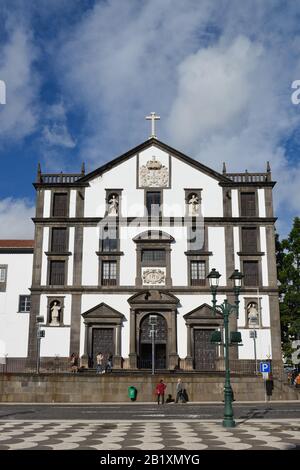 Kirche ‘Igreja Do Colegio’, Praca Do Municipio, Funchal, Madère, Portugal Banque D'Images