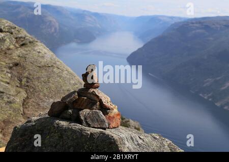 Beaux paysages de la Norvège près de Pulpit Rock (Preikestolen) Banque D'Images