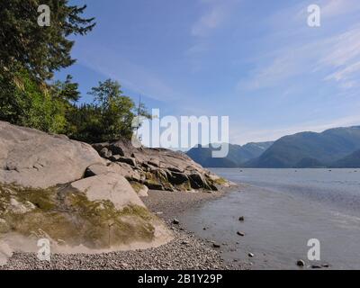 Rivière Skeena Sur La Route Yellowhead Près De Prince Rupert Canada Banque D'Images