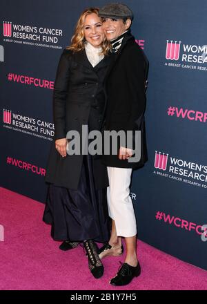 Beverly Hills, États-Unis. 27 février 2020. Beverly HILLS, LOS ANGELES, CALIFORNIE, États-Unis - 27 FÉVRIER: L'actrice Maria Bello et partenaire/chef Dominique Crenn arrivent au Gala Femme Cancer Research Fund Pour Une Soirée Inoubliable en 2020 qui s'est tenu à Beverly Wilshire, UN hôtel Four Seasons le 27 février 2020 à Beverly Hills, Los Angeles, Californie, États-Unis. (Photo De Xavier Collin/Image Press Agency) Crédit: Image Press Agency/Alay Live News Banque D'Images