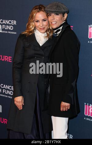 Beverly Hills, États-Unis. 27 février 2020. Beverly HILLS, LOS ANGELES, CALIFORNIE, États-Unis - 27 FÉVRIER: L'actrice Maria Bello et partenaire/chef Dominique Crenn arrivent au Gala Femme Cancer Research Fund Pour Une Soirée Inoubliable en 2020 qui s'est tenu à Beverly Wilshire, UN hôtel Four Seasons le 27 février 2020 à Beverly Hills, Los Angeles, Californie, États-Unis. (Photo De Xavier Collin/Image Press Agency) Crédit: Image Press Agency/Alay Live News Banque D'Images