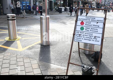 trafic calmant des bornes dans le centre-ville royaume-uni Banque D'Images