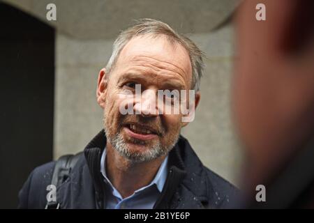 Richard Boath en dehors du Old Bailey, Londres, comme lui et deux autres cadres supérieurs de Barclays, Roger Jenkins et Thomas Kalaris, ont été acquittés de fraude sur un ??4 milliards d'investissement avec le Qatar au plus fort de la crise bancaire. Banque D'Images