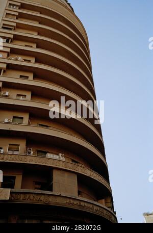 Travel Photography - l'ancienne banque nationale et immeuble Immobilier immeuble à l'immeuble du centre-ville du Caire en Egypte en Afrique du Nord Banque D'Images