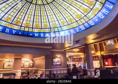 Intérieur, dôme, The Berkeley,Wetherspoes,pub,intérieur,Ville,de,Bristol,pays de l'Ouest,Angleterre,Anglais,Grande,Bretagne,Grande-Bretagne,GB,Royaume-Uni, Banque D'Images