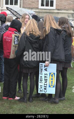 La grève des jeunes 4 Climate Bristol événement sur College Green, Bristol à laquelle Greta Thunberg et Mya-Rose Craig ont parlé Banque D'Images