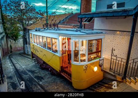 Standseilbahn 'Ascensor Do Lavra', Lissabon, Portugal Banque D'Images