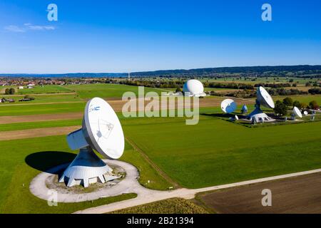 Grandes antennes paraboliques de la station de terre de Raisting, Bavière, Allemagne Banque D'Images