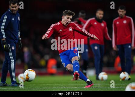 Konstantinos Tsimikas de Olympiakos pré match lors du 2ème match de l'UEFA Europa League entre Arsenal et Olympiacos au stade Emirates, Londres, Angleterre, le 27 février 2020. Photo D'Andy Rowland. Banque D'Images